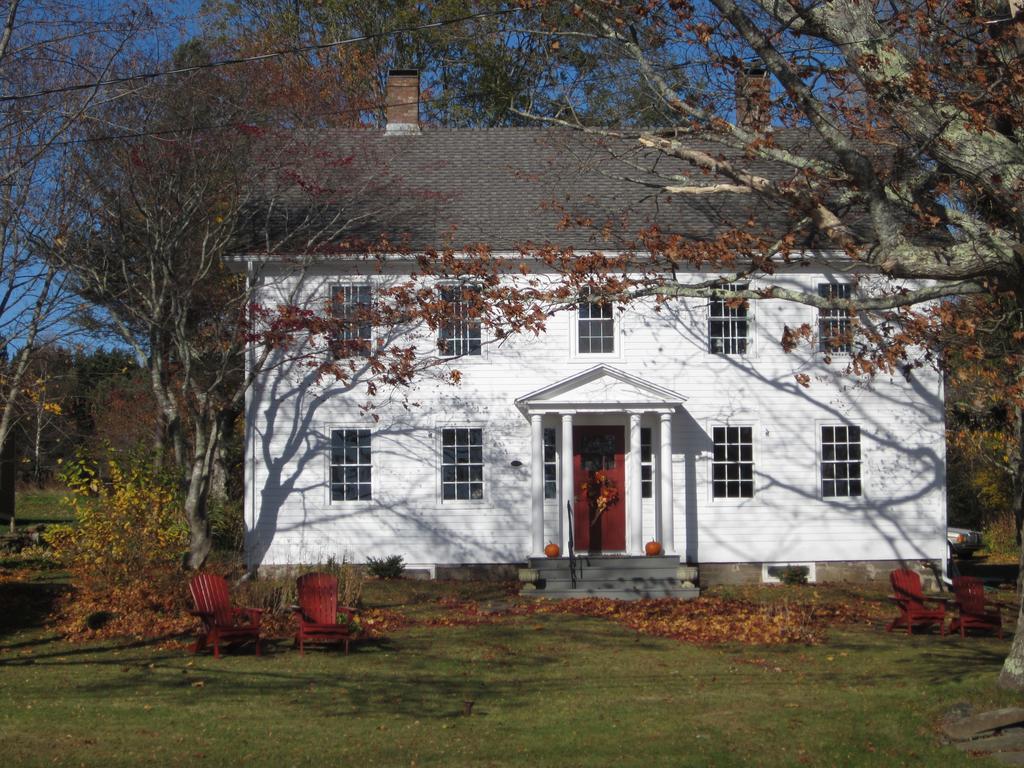 Grand Oak Manor Bed And Breakfast Granville Ferry Exterior photo