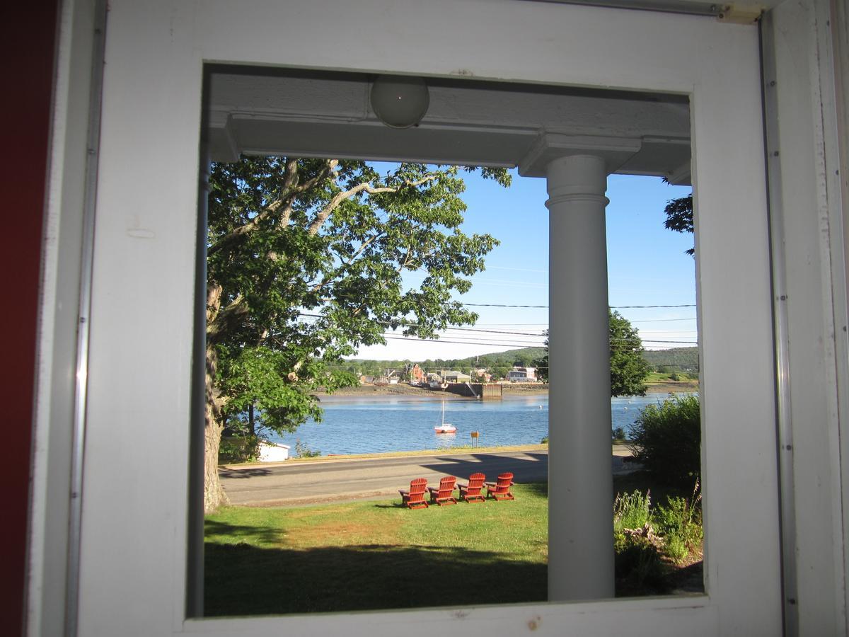 Grand Oak Manor Bed And Breakfast Granville Ferry Exterior photo